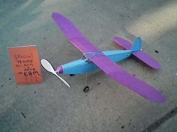 11" DELTA DART Rubber Powered Plane FF Balsa Wood Model Airplane Kit Midwest 510 